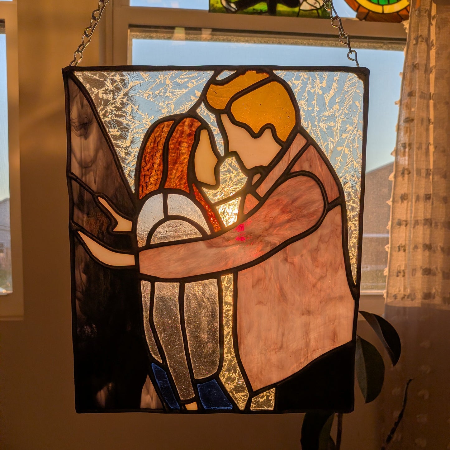 Pre-order: Edward Cullen and Bella Swan Sun Catcher